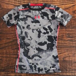 Boys Under Armour fitted Heatgear tee